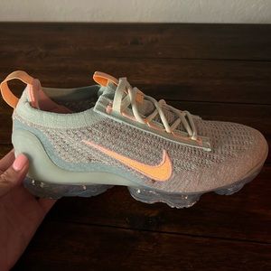 BRAND NEW W AIR VAPORMAX